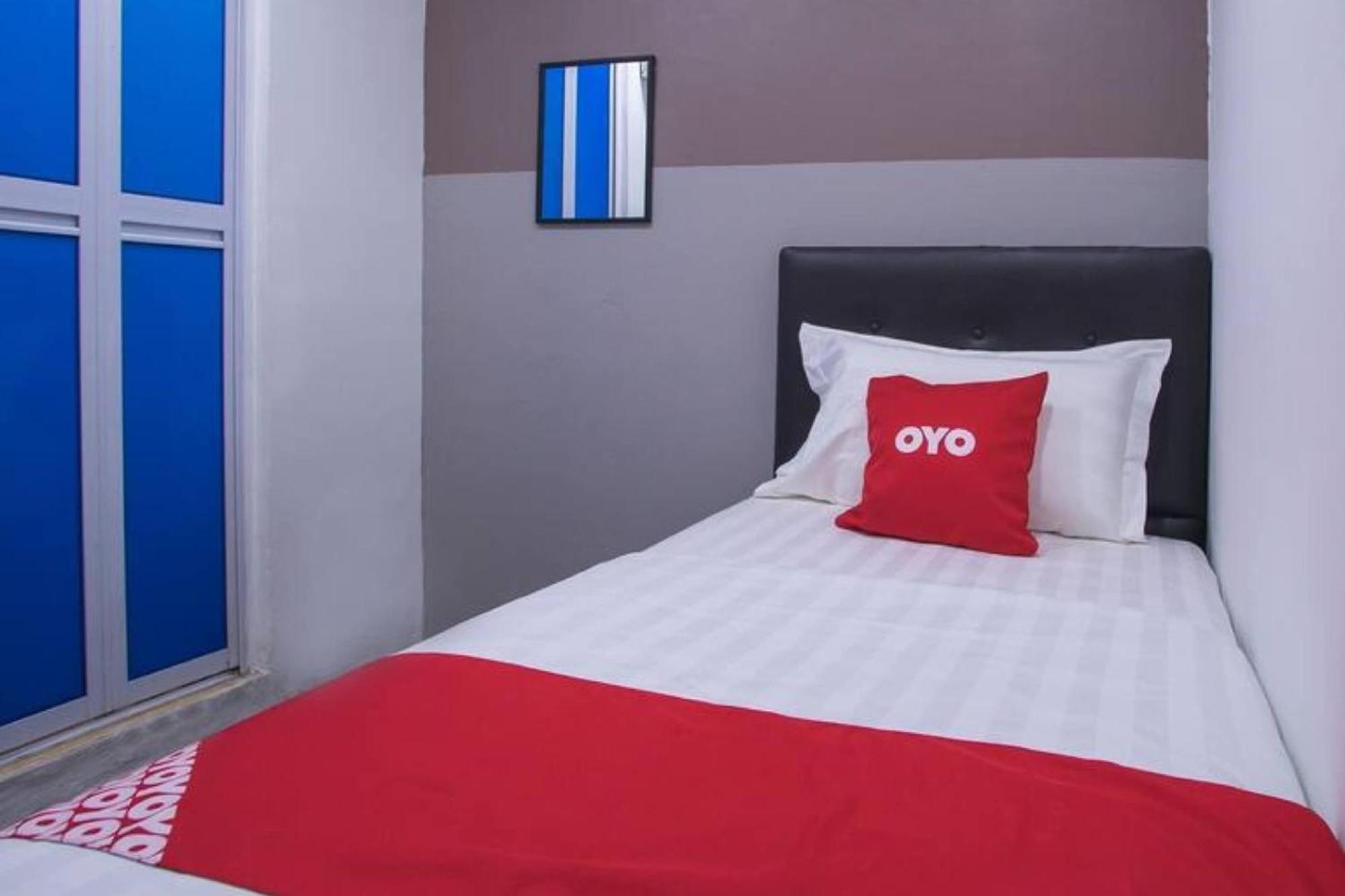 Oyo 90281 Taj Seksyen 13 Shah Alam